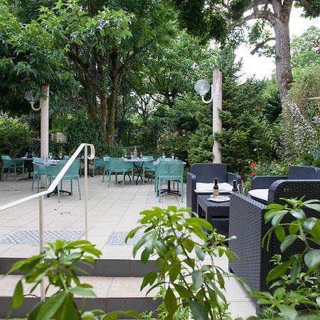 Hotel Le Lion D'Or Manzac-sur-Vern Esterno foto