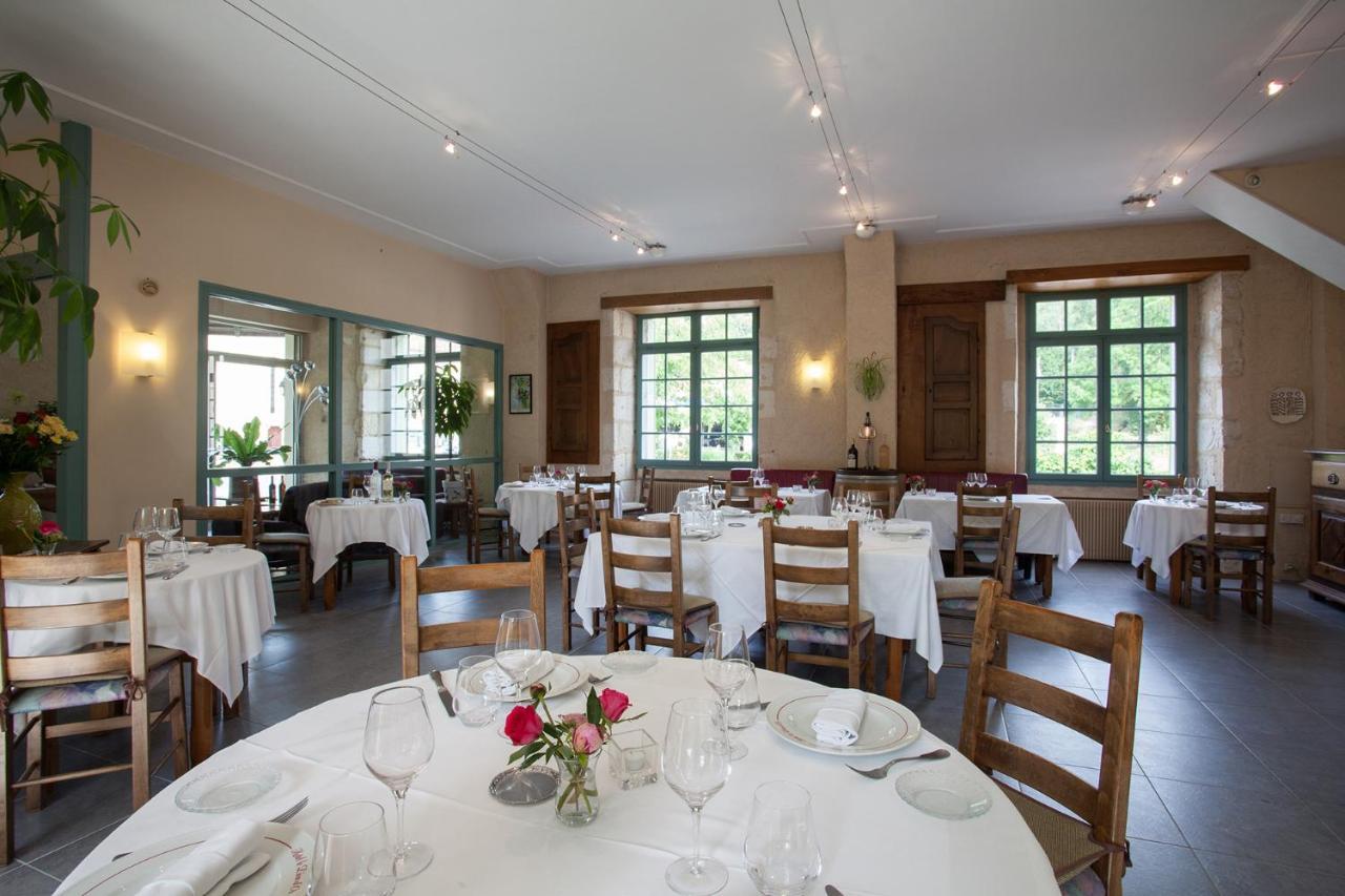 Hotel Le Lion D'Or Manzac-sur-Vern Esterno foto