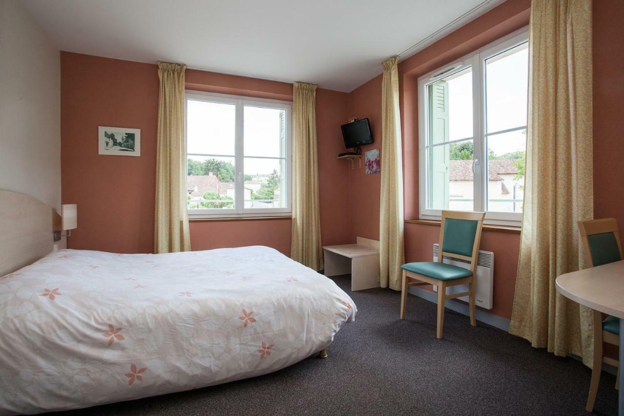 Hotel Le Lion D'Or Manzac-sur-Vern Esterno foto