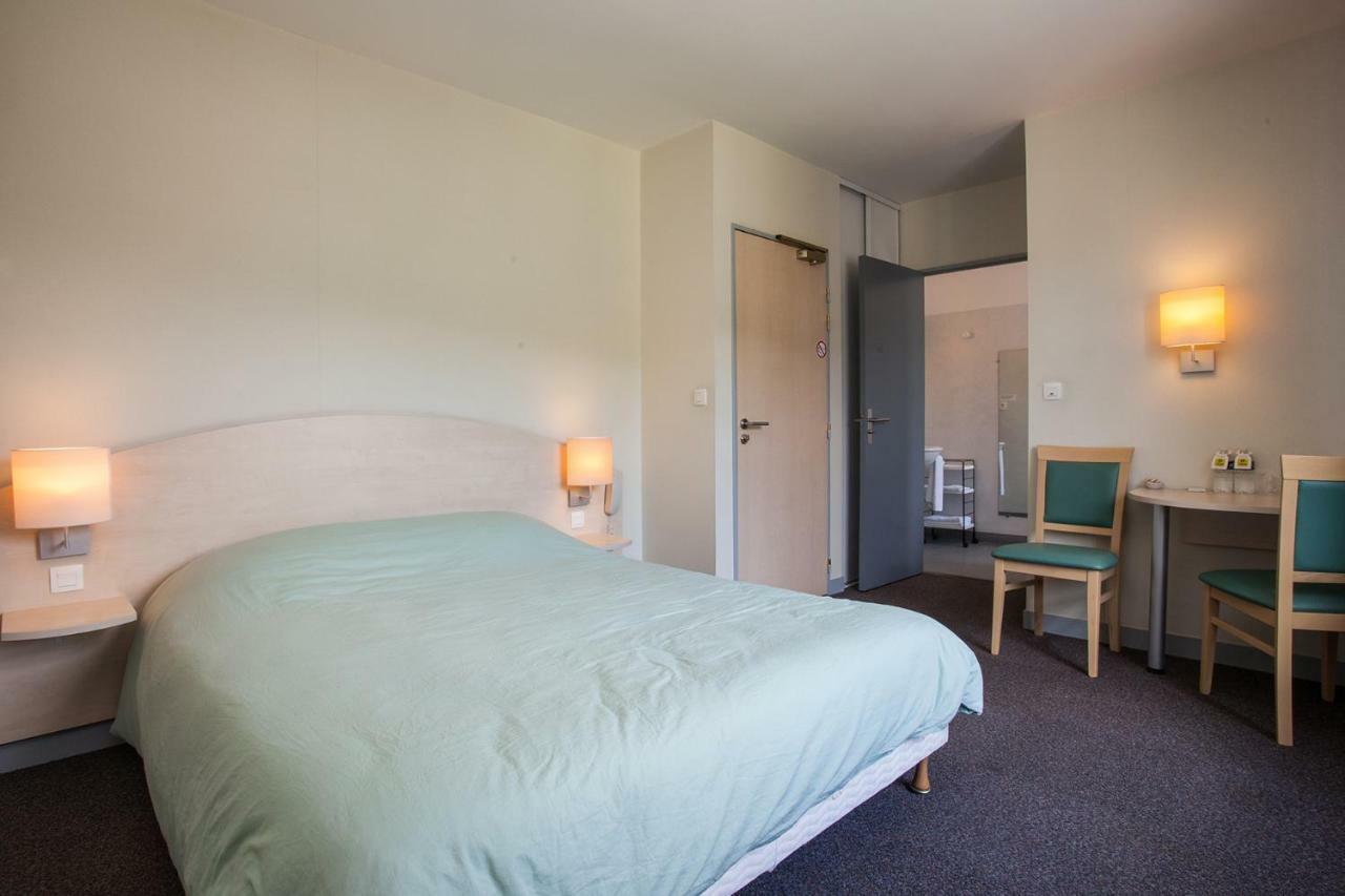 Hotel Le Lion D'Or Manzac-sur-Vern Esterno foto