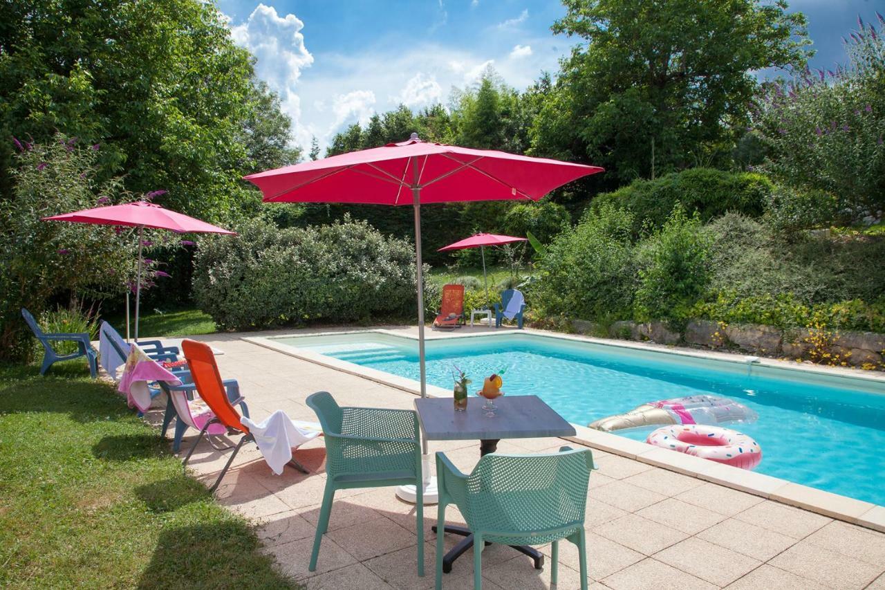 Hotel Le Lion D'Or Manzac-sur-Vern Esterno foto