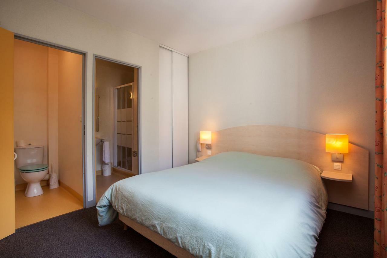 Hotel Le Lion D'Or Manzac-sur-Vern Esterno foto
