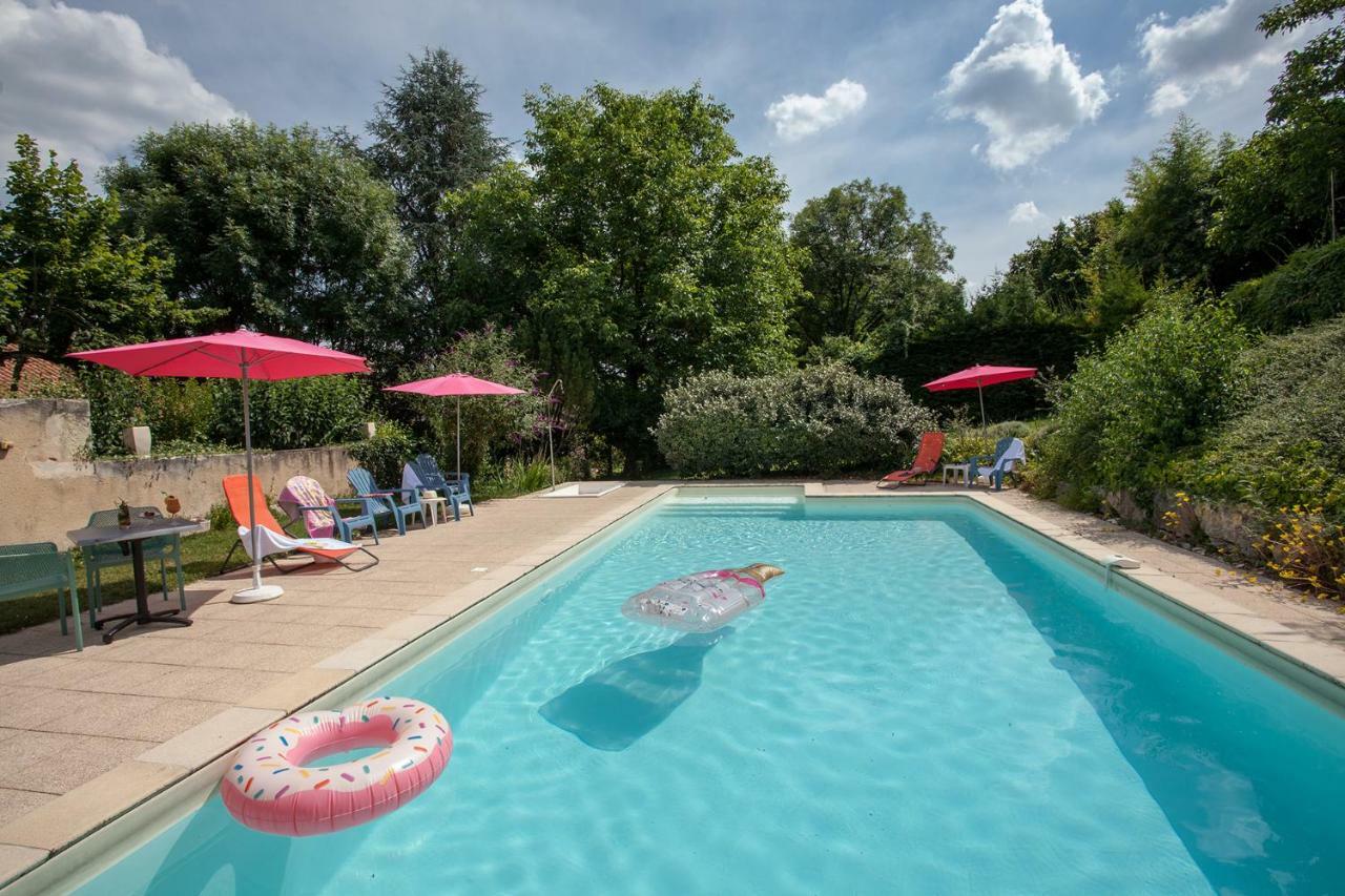Hotel Le Lion D'Or Manzac-sur-Vern Esterno foto