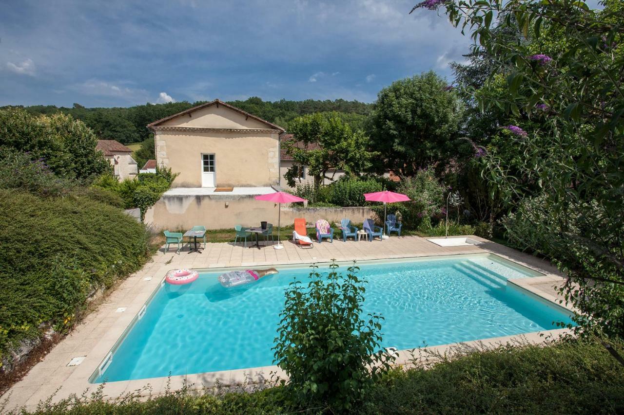 Hotel Le Lion D'Or Manzac-sur-Vern Esterno foto