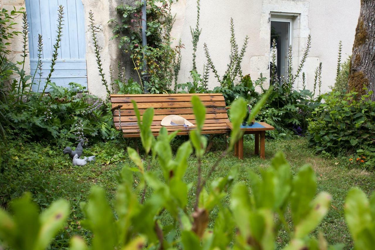 Hotel Le Lion D'Or Manzac-sur-Vern Esterno foto