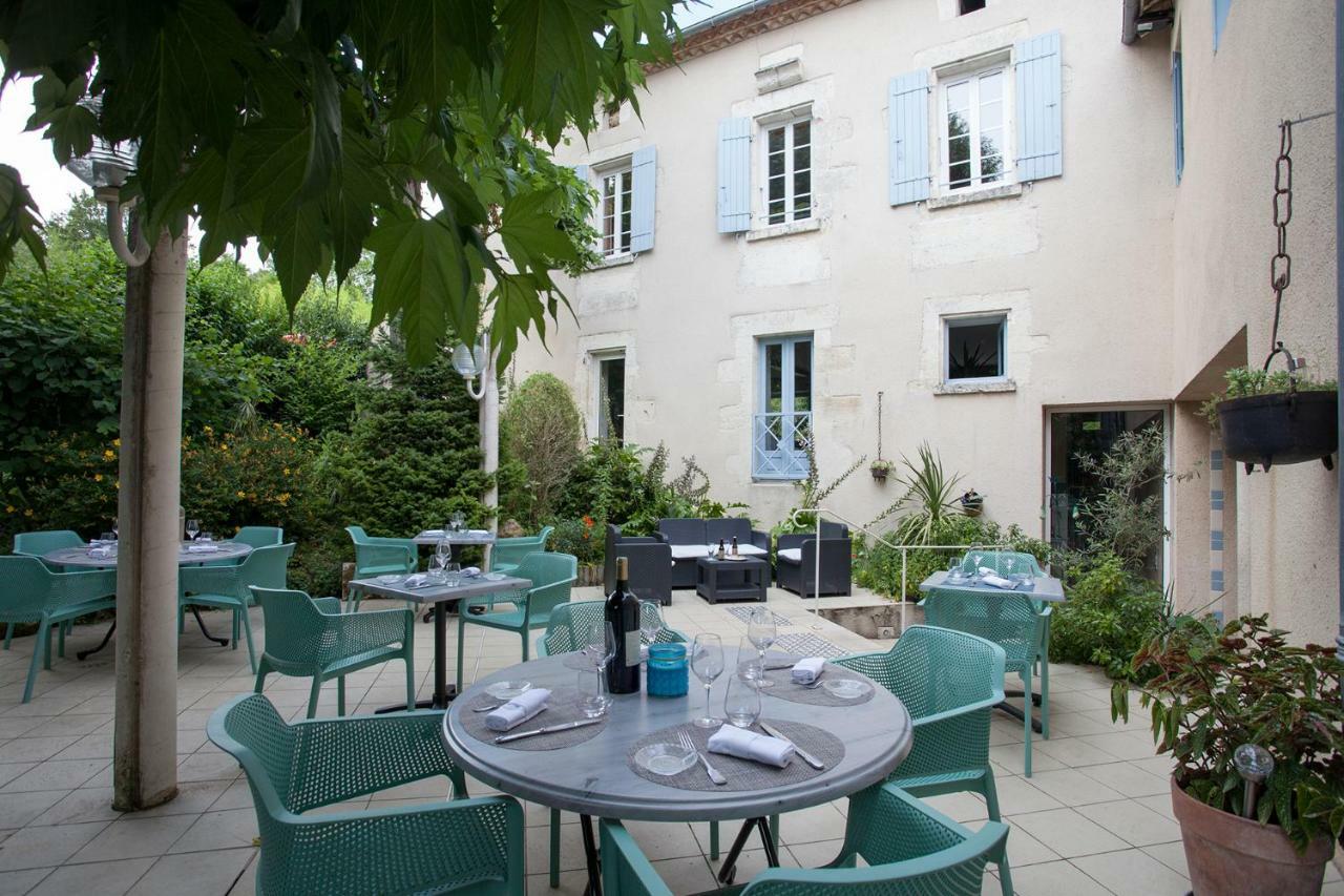 Hotel Le Lion D'Or Manzac-sur-Vern Esterno foto