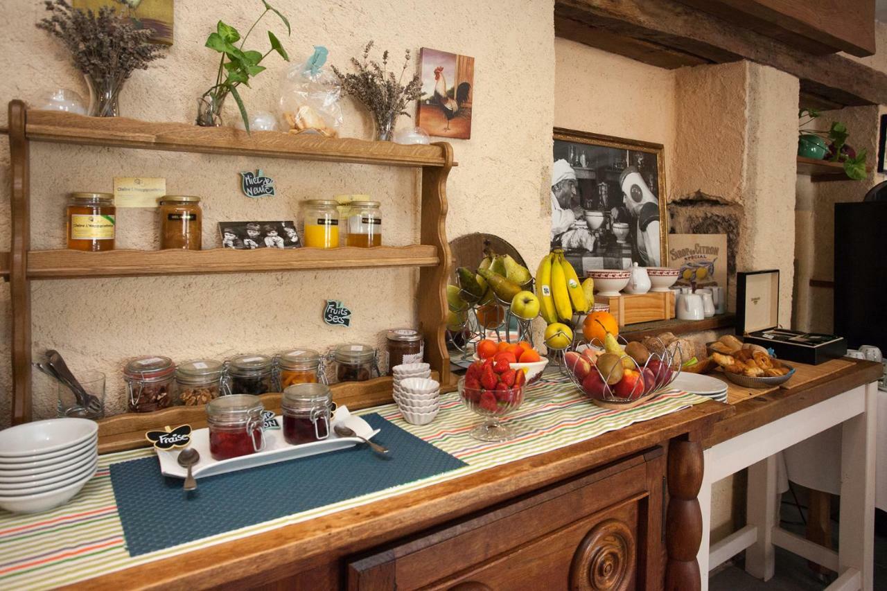 Hotel Le Lion D'Or Manzac-sur-Vern Esterno foto