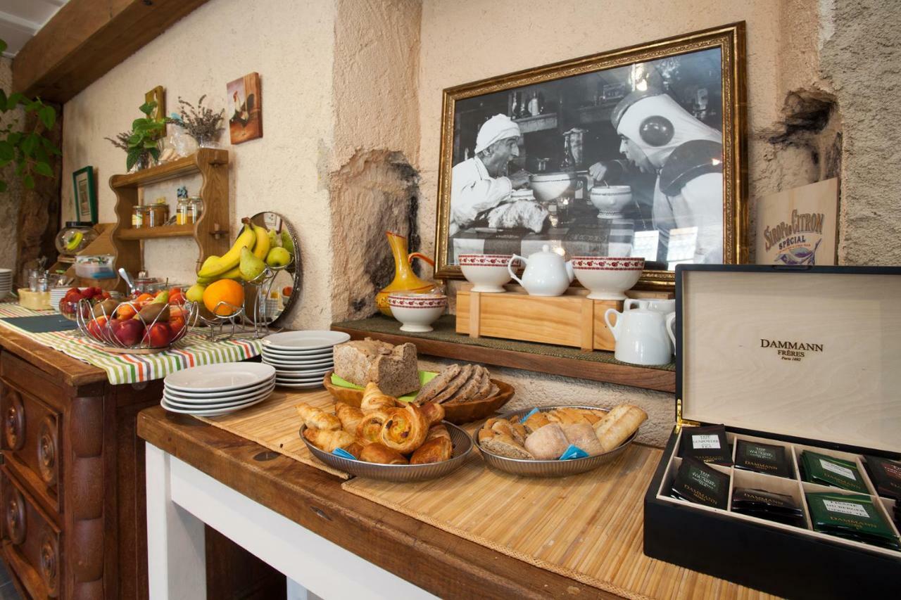 Hotel Le Lion D'Or Manzac-sur-Vern Esterno foto